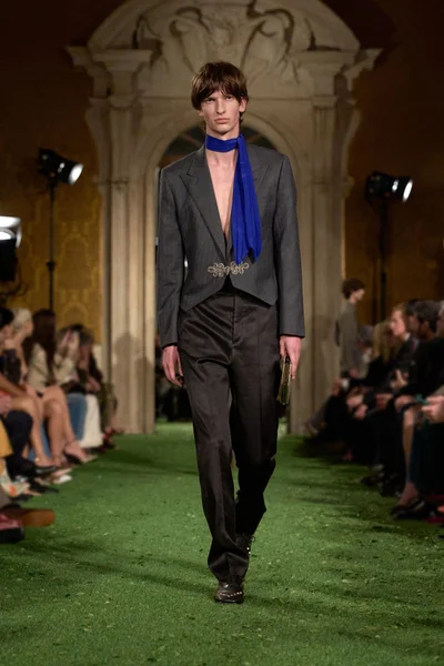 Look 62